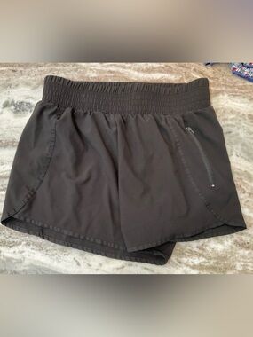 Lululemon Tracker Short V